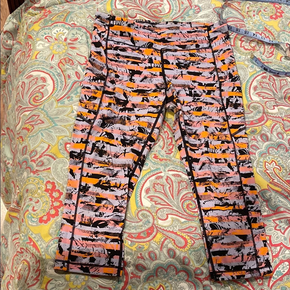 Lululemon cropped leggings 10